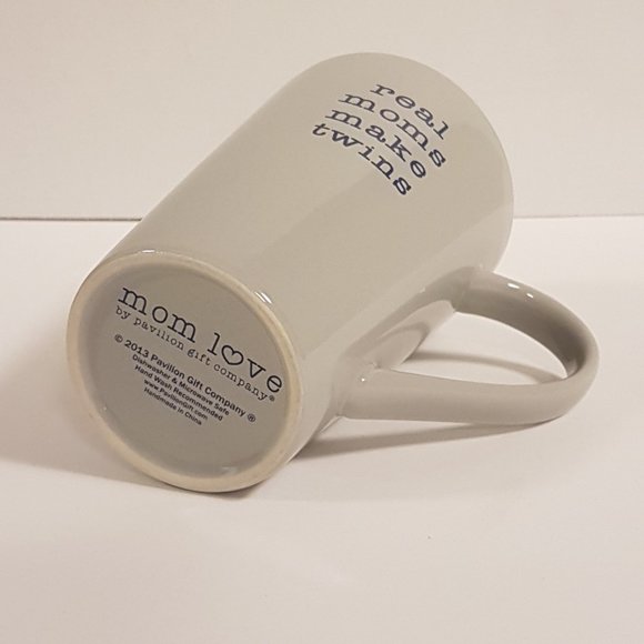 Set of 2 Vintage Mugs "Real Moms Make Twins" and Dr. Seuss Thing 1 and Thing 2 - Picture 10 of 16